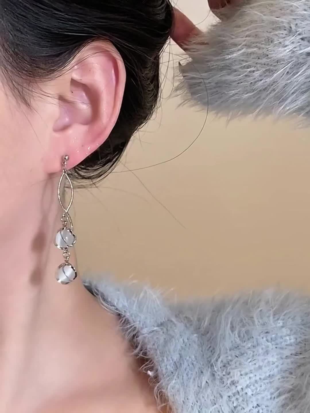 Elegant Fashion Draped Earrings