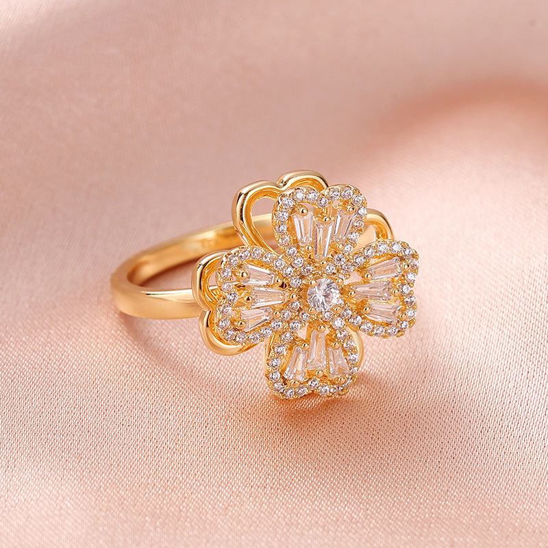 Fashion Clover Stress-Relief Ring