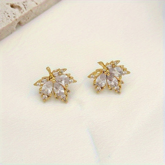 Elegant Leaf Pendant Necklace and Earrings Set
