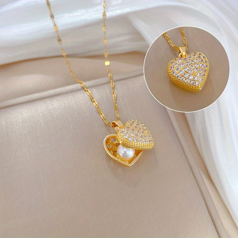 Heart-Shaped Clasp Pendant Necklace