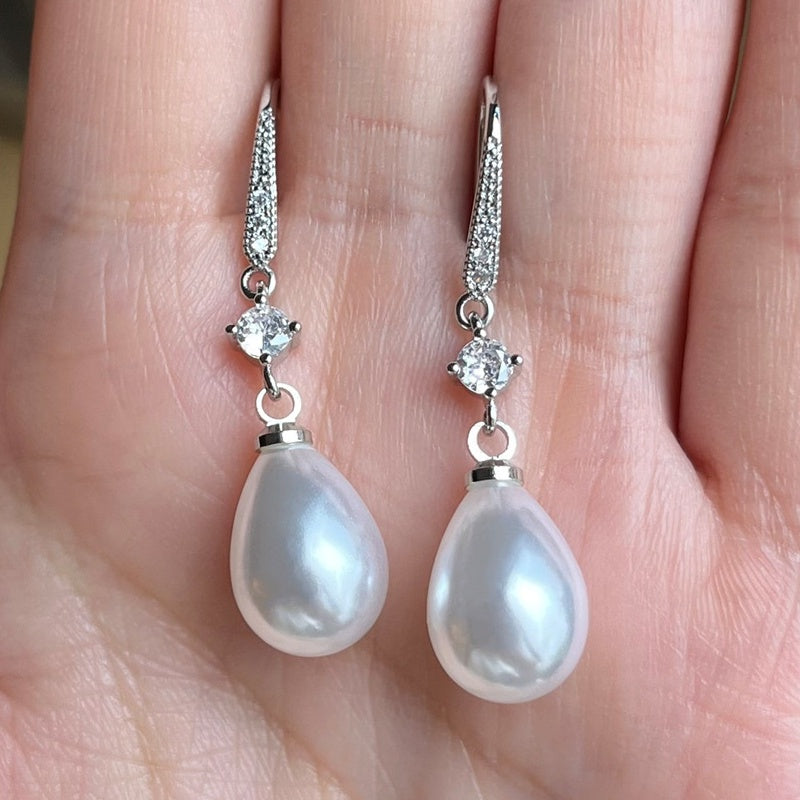 Elegant Pearl Pendant Dangle Earrings