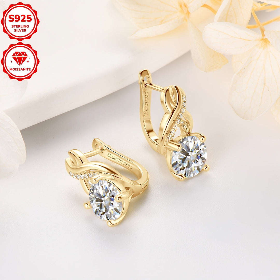 Round Silvery 8mm Moissanite Earrings