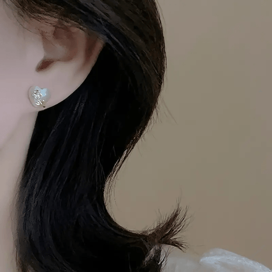 Vintage Style Heart-Shaped Rose Earrings