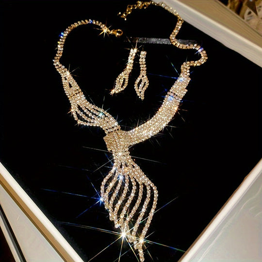 Leaf Pendant Necklace & Earrings