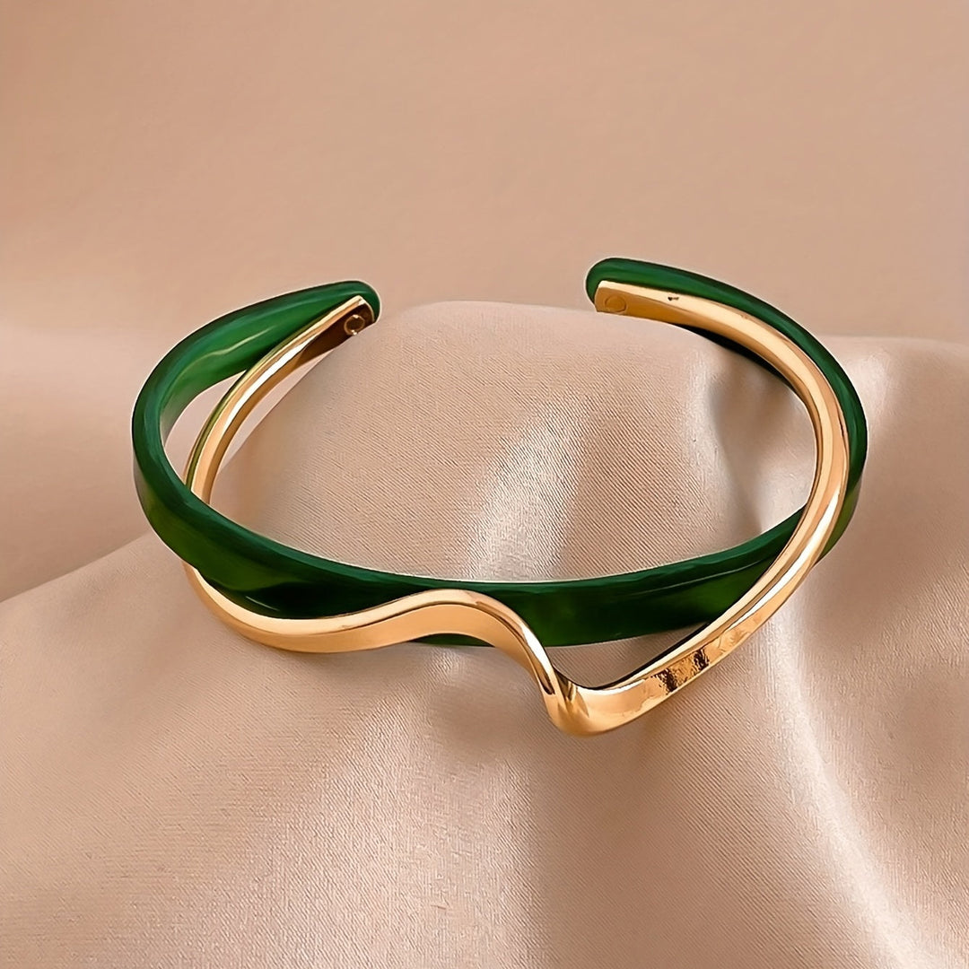 Golden Minimalist Wave Shape Cuff Bangle