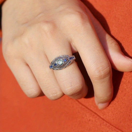 Retro Inlaid Zirconia Ring
