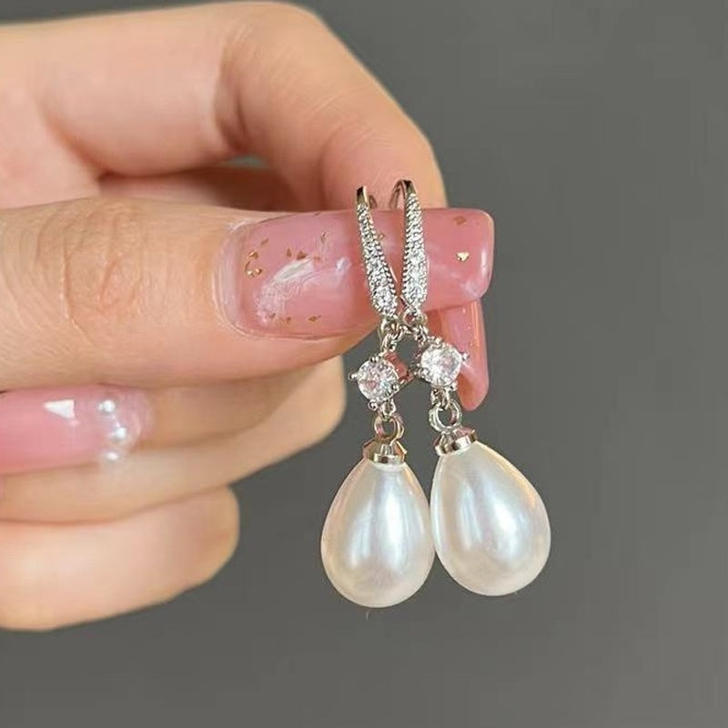 Elegant Pearl Pendant Dangle Earrings