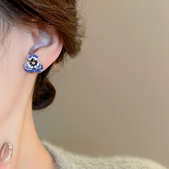 Elegant Floral Stud Earrings