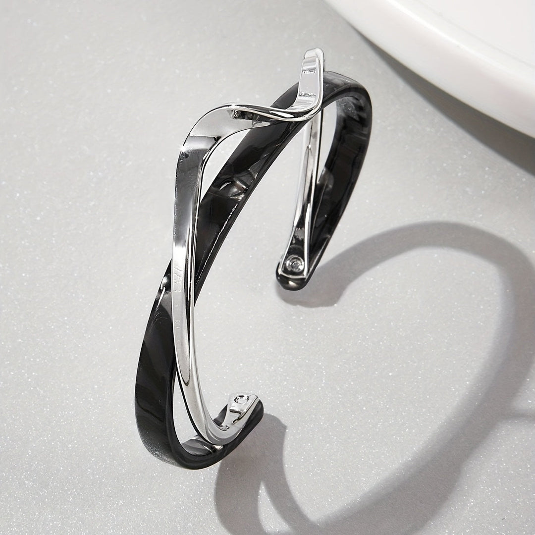 Golden Minimalist Wave Shape Cuff Bangle