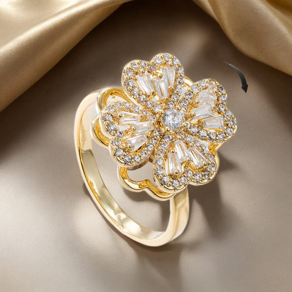 Fashion Clover Stress-Relief Ring