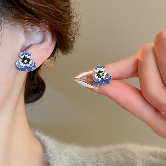 Elegant Floral Stud Earrings
