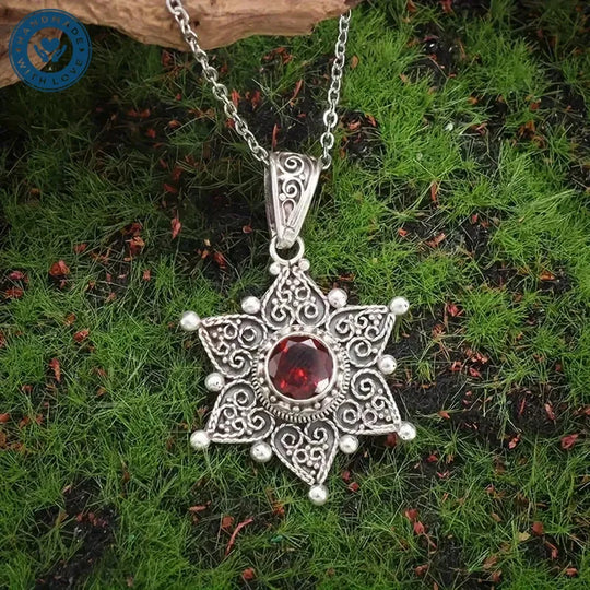 Jessindra Carmalyth Necklace