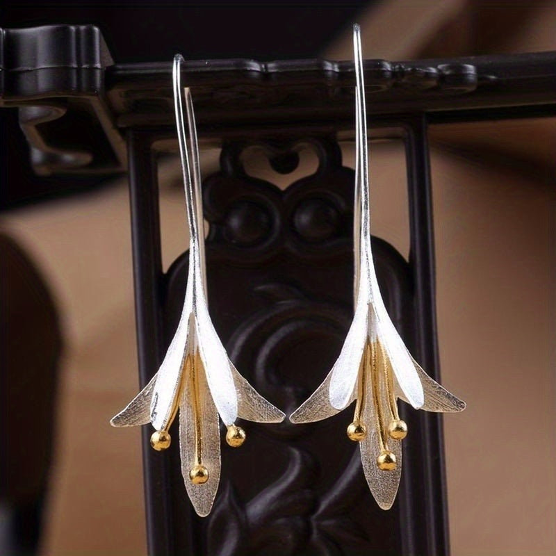 Vintage Flowers Dangle Earrings