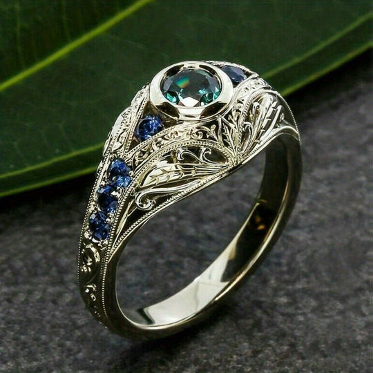 Retro Inlaid Zirconia Ring