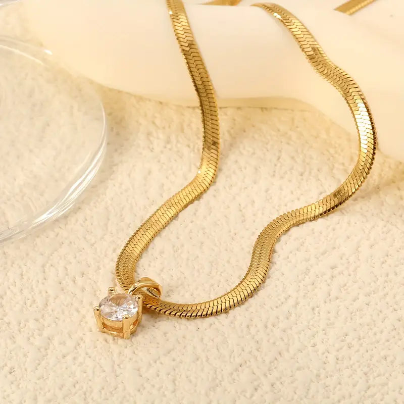 Elegant Rhinestone Pendant Necklace