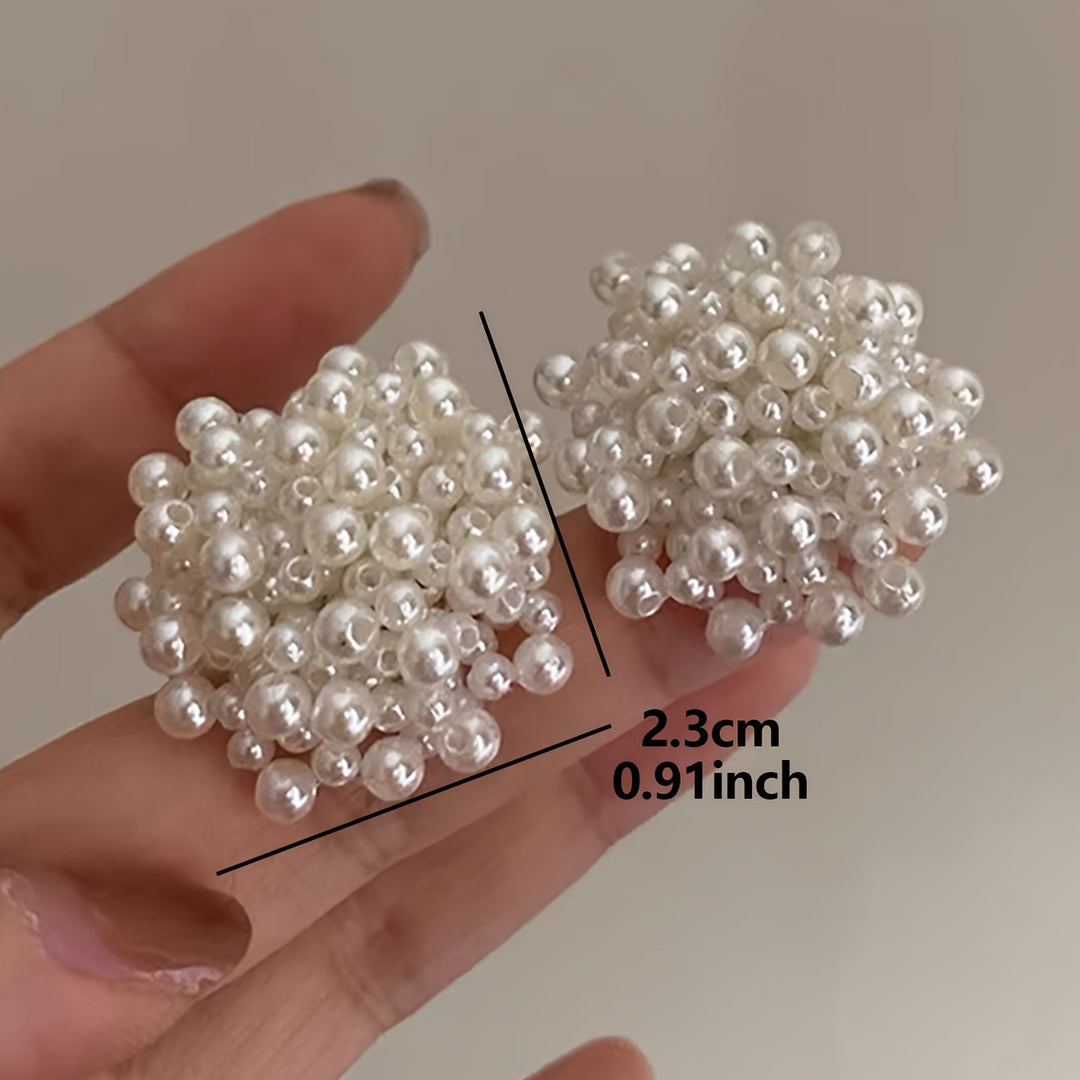 Fashionable Chic Faux Pearl Stud Earrings
