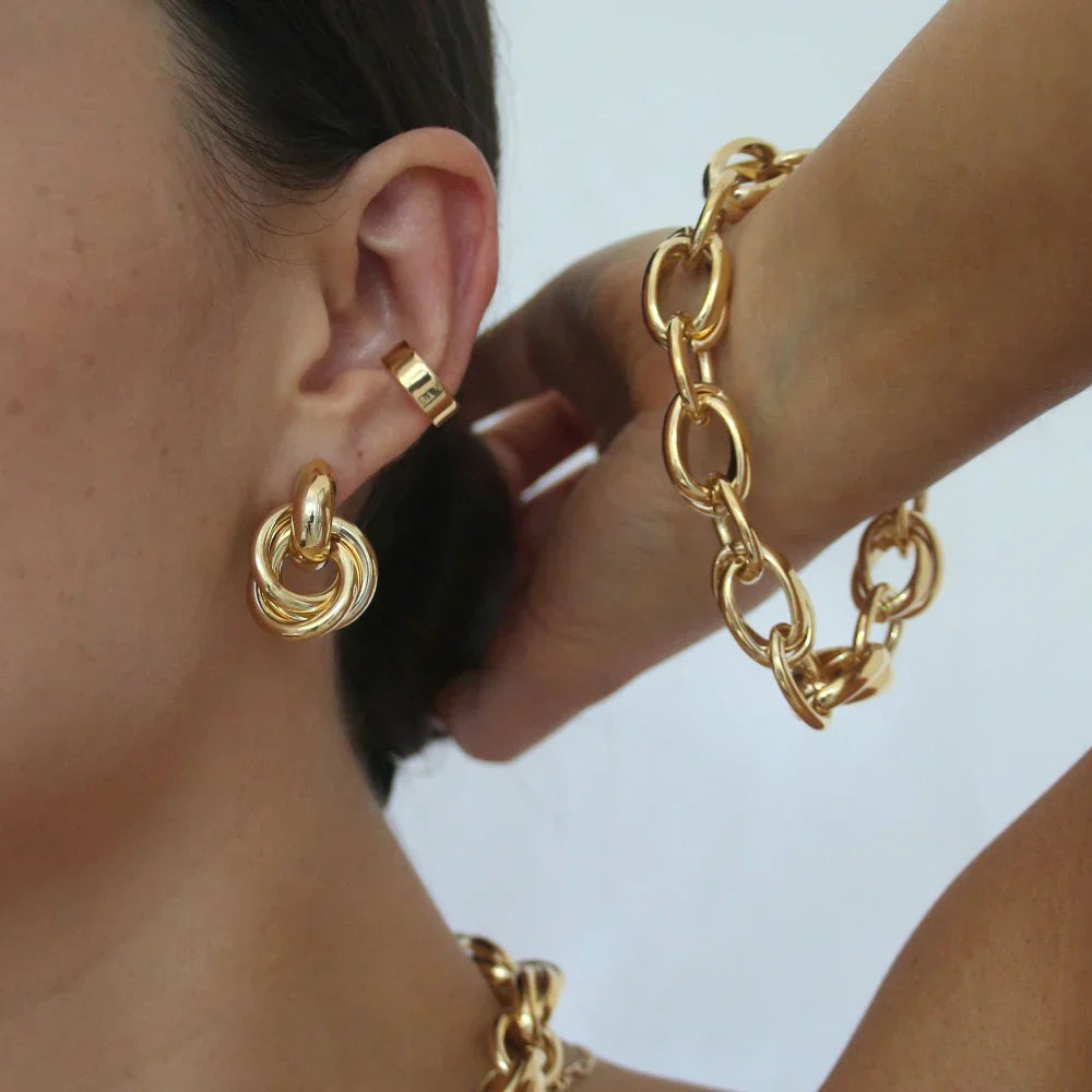 Statement Interlocking Earrings Gold