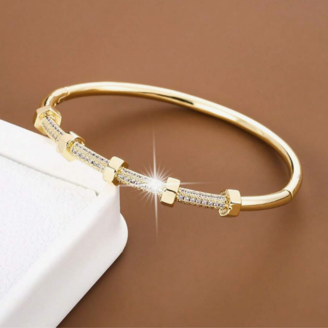 Bright Golden Plated Bracelet with Moissaniet cover