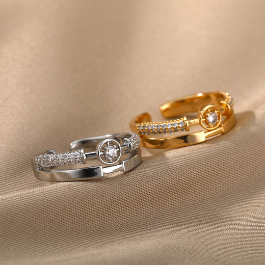 Adjustable Star Ring in Gold Zircon