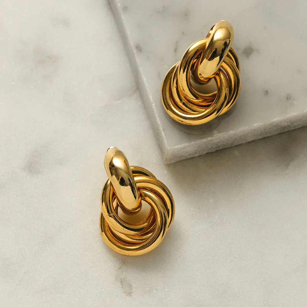 Statement Interlocking Earrings Gold