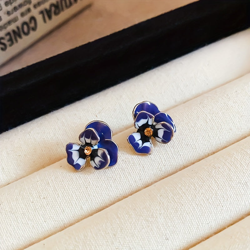 Elegant Floral Stud Earrings