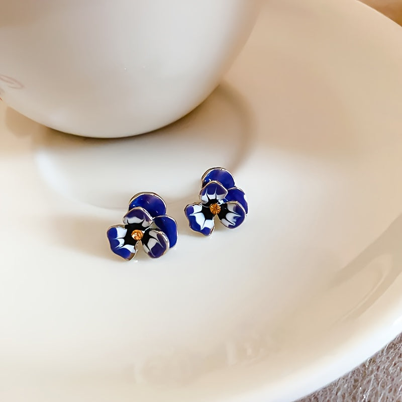 Elegant Floral Stud Earrings