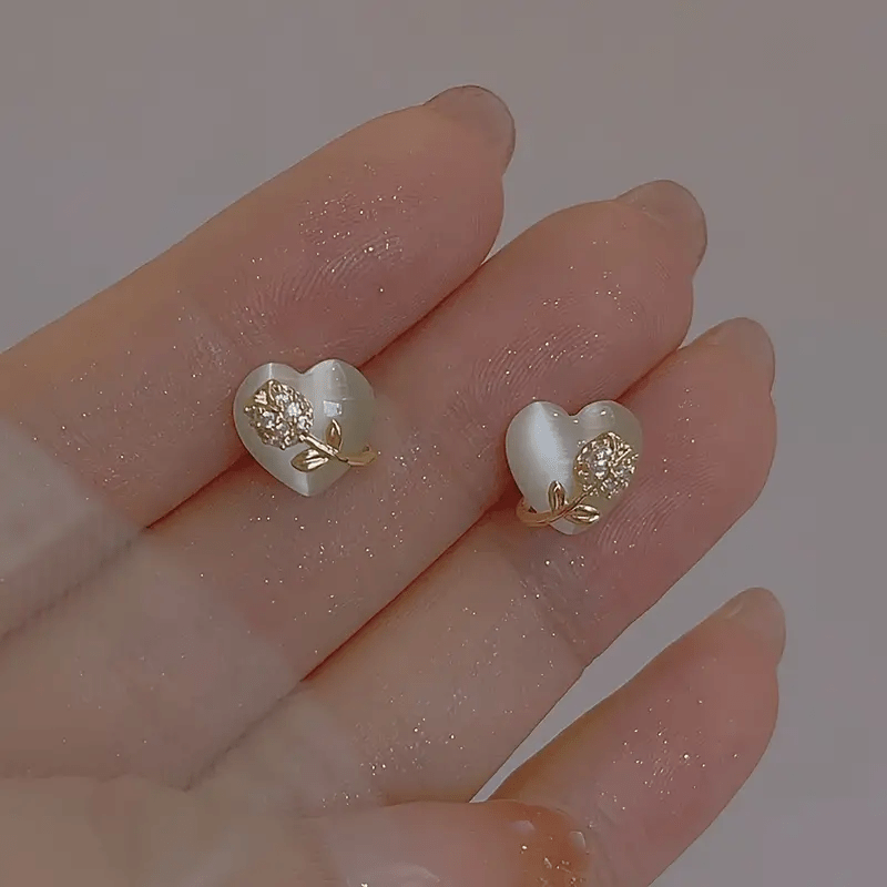 Vintage Style Heart-Shaped Rose Earrings