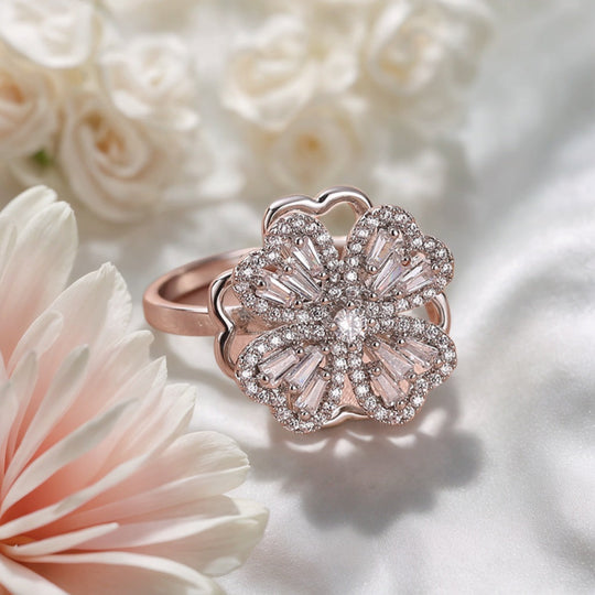 Fashion Clover Stress-Relief Ring