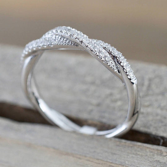 Luxury Zirconia Twisted Band Ring