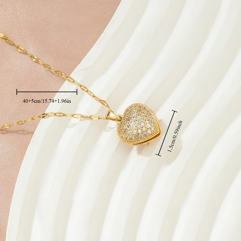 Heart-Shaped Clasp Pendant Necklace