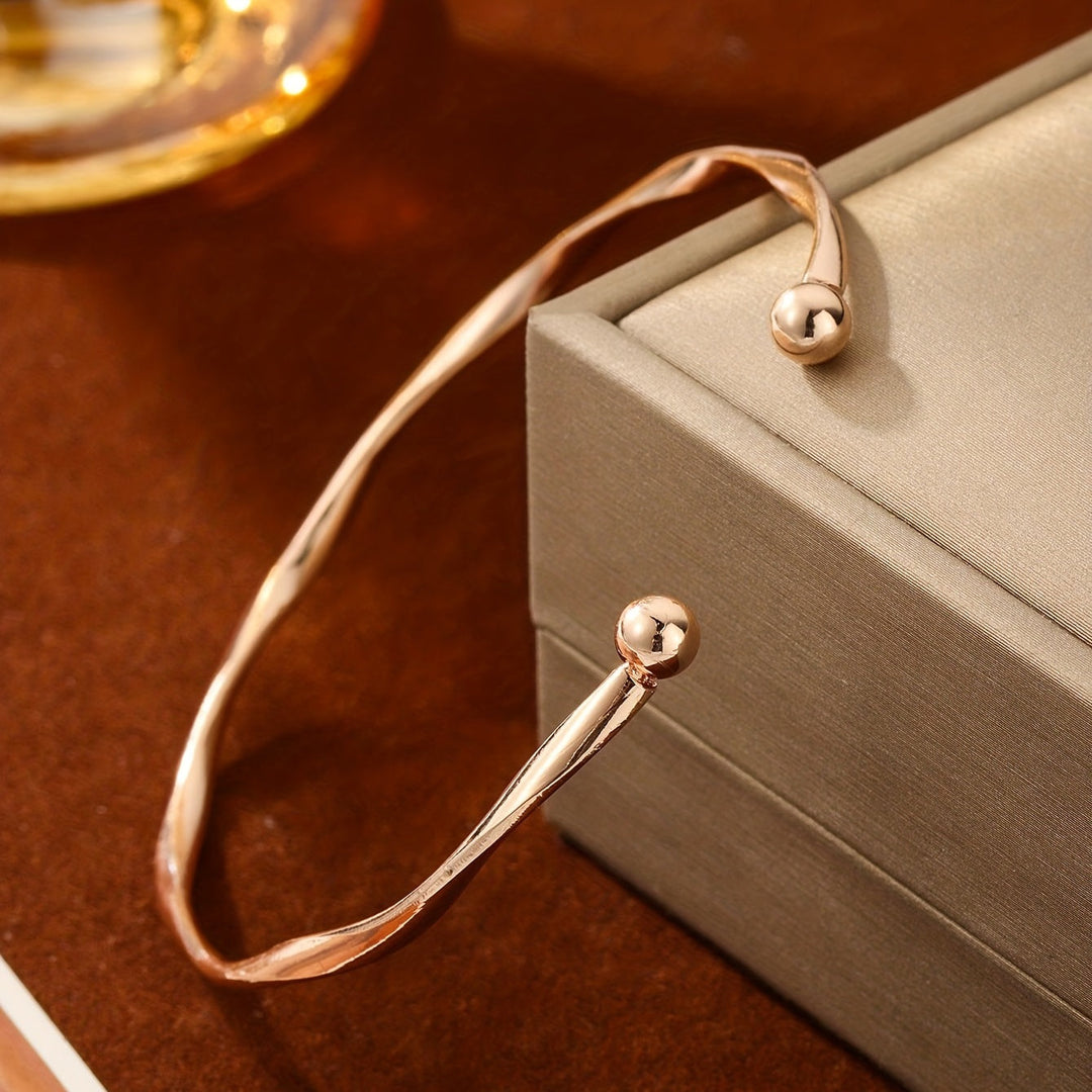 Simple Style Geometric Twisted Bangle