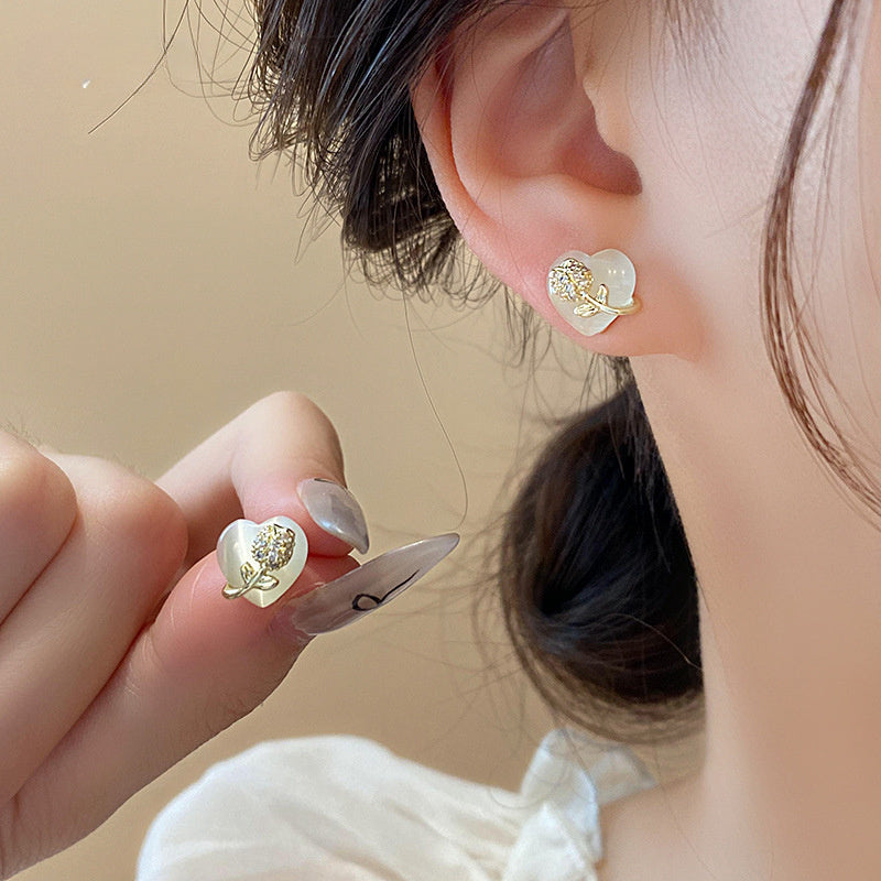 Vintage Style Heart-Shaped Rose Earrings