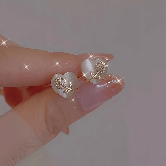 Vintage Style Heart-Shaped Rose Earrings