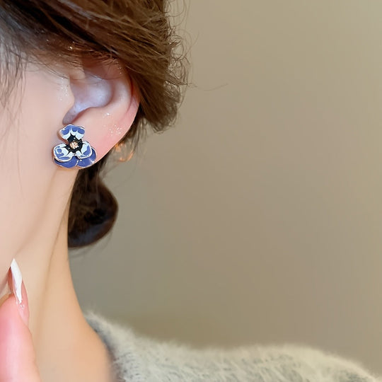 Elegant Floral Stud Earrings