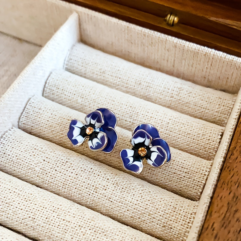 Elegant Floral Stud Earrings