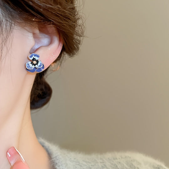 Elegant Floral Stud Earrings