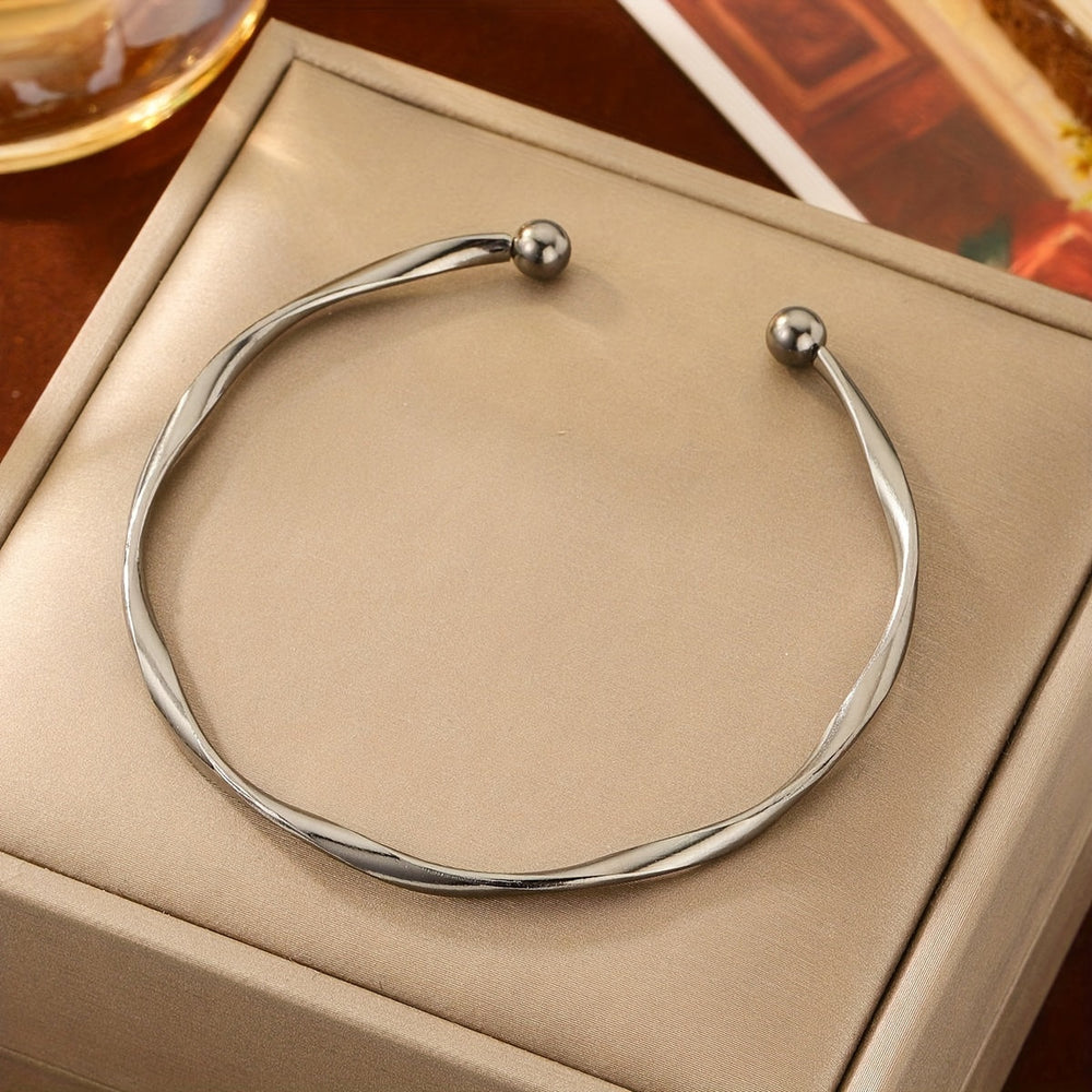 Simple Style Geometric Twisted Bangle