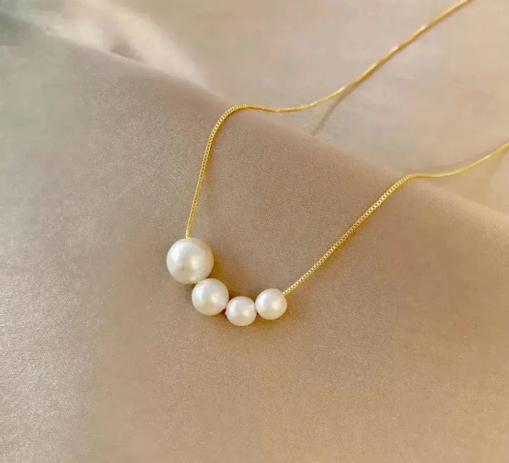 Gold necklace of freshwater pearls
