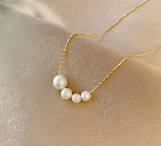 Gold necklace of freshwater pearls