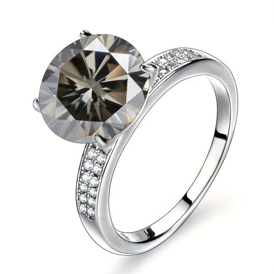 Simple Fashionable Moissanite Ring