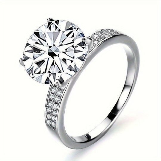 Simple Fashionable Moissanite Ring